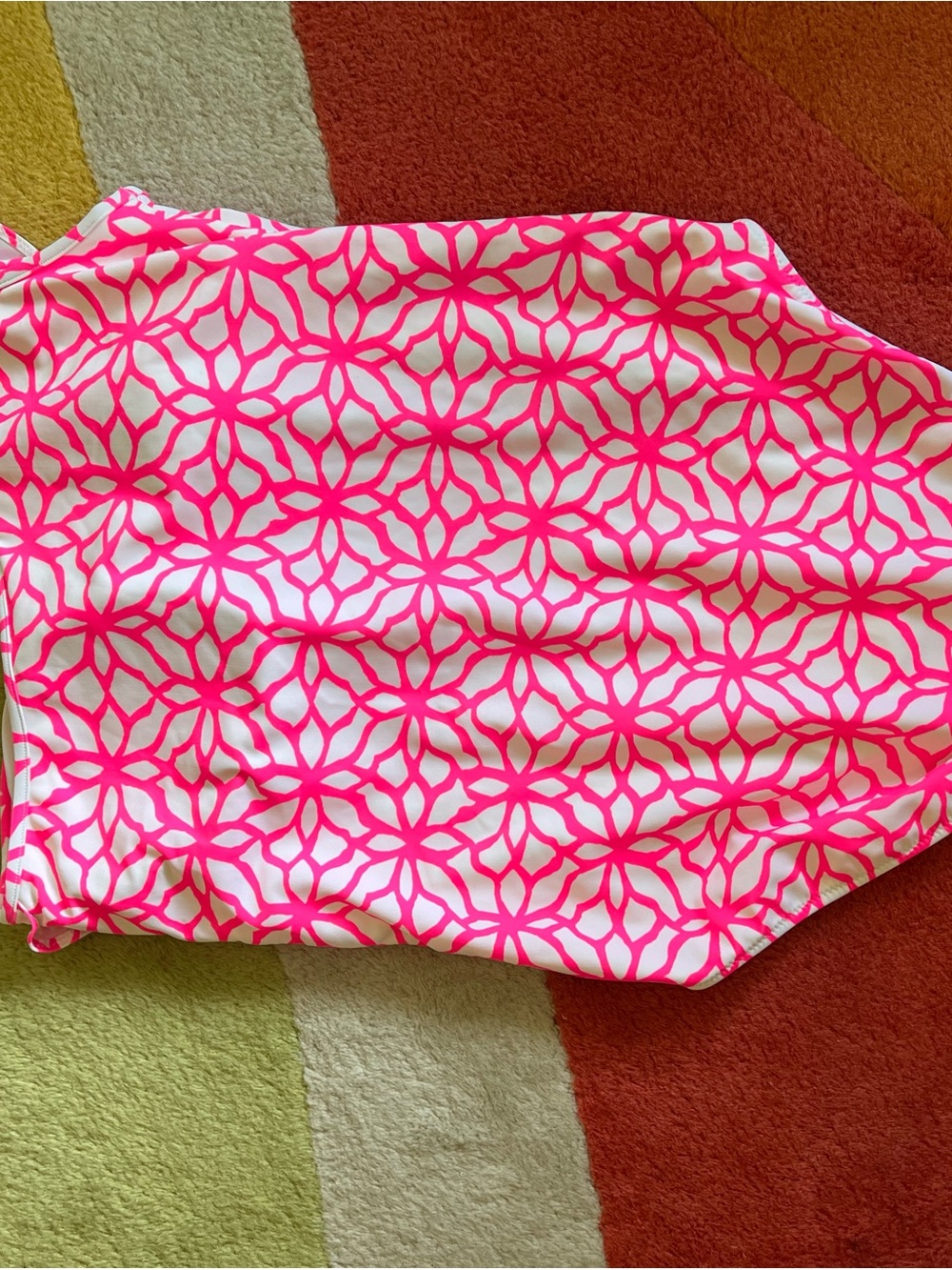 Vineyard Vines Pink & White One-Piece Swimsuit with Ruffle Strap NWT - Picture 4 of 4